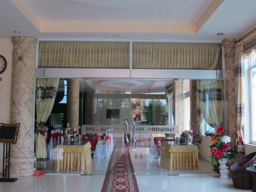 Gold Hotel نينه بينه المظهر الخارجي الصورة